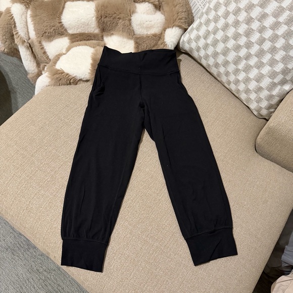 Lululemon Align Cropped Joggers - Picture 3 of 3